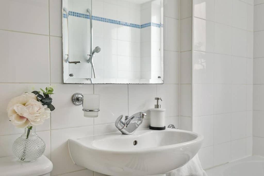 The Exclusive Gem Of Leeds - Sleeps 8 Appartement Buitenkant foto